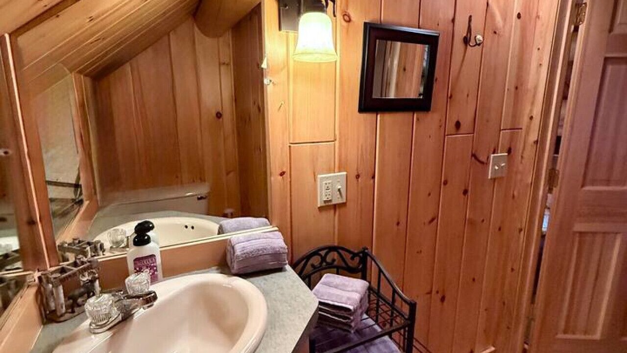 Photo of Bathroom in Rockwood