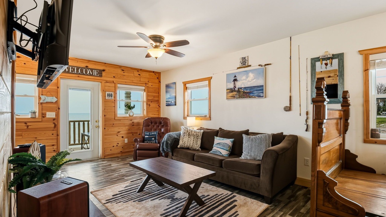Photo of Livingroom in Ashtabula