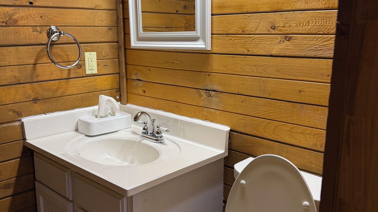 Photo of Bathroom in Holly Lake Ranch