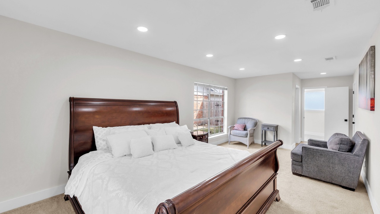 Photo of Bedroom in Garland