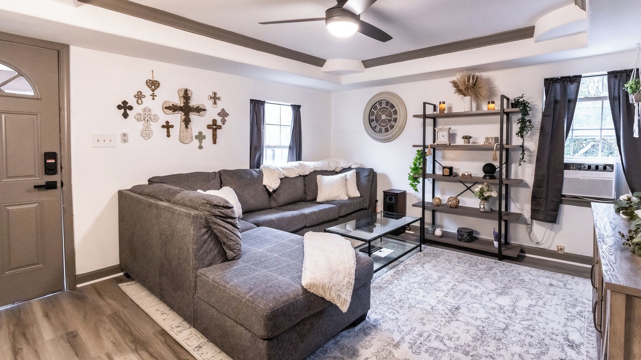 Photo of Livingroom in Tyler