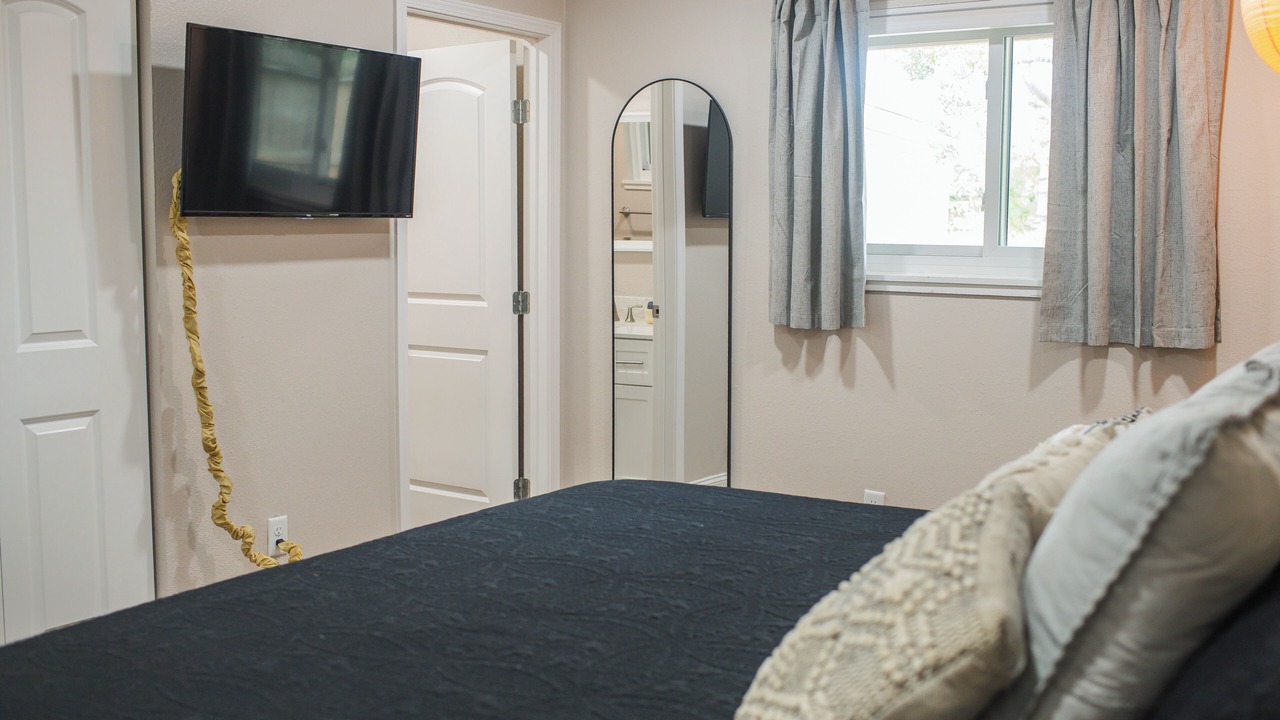 Photo of Bedroom in South Side