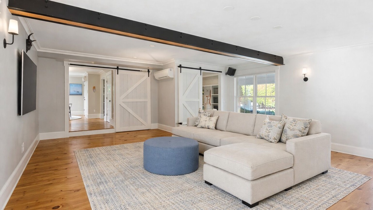 Photo of Livingroom in Falmouth Foreside
