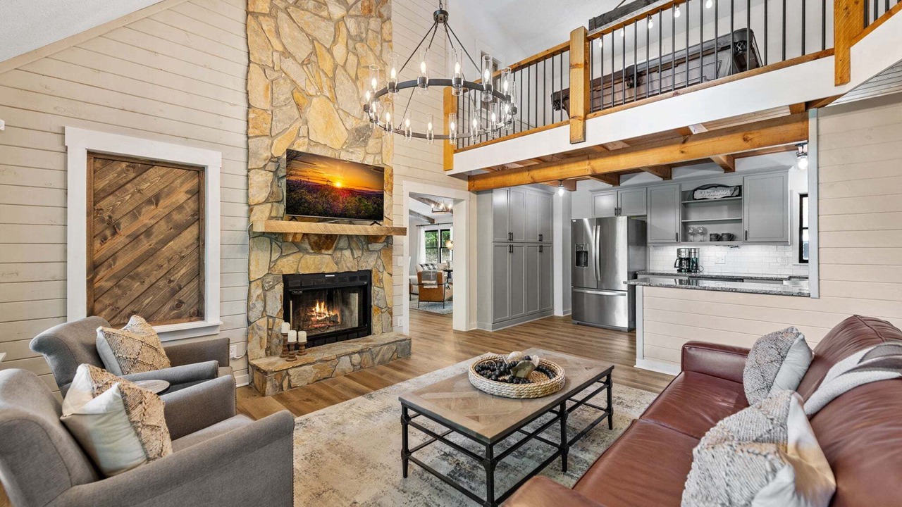 Photo of Livingroom in Blairsville