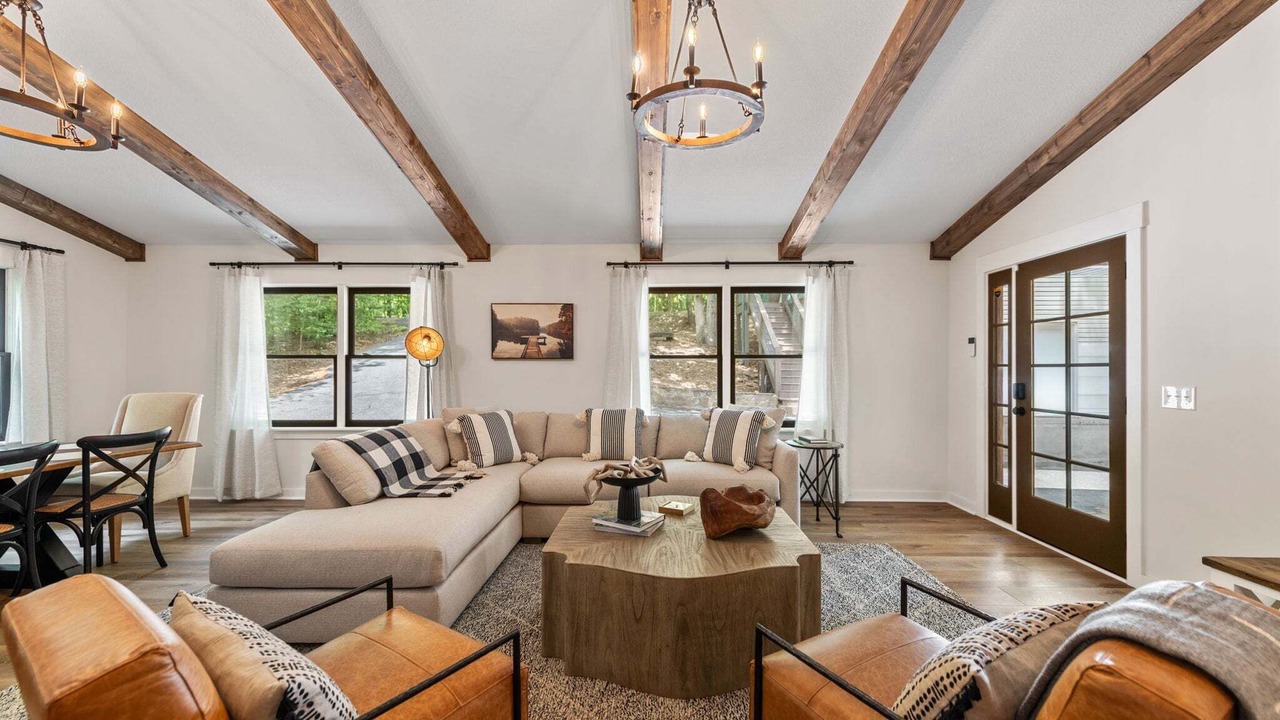 Photo of Livingroom in Blairsville