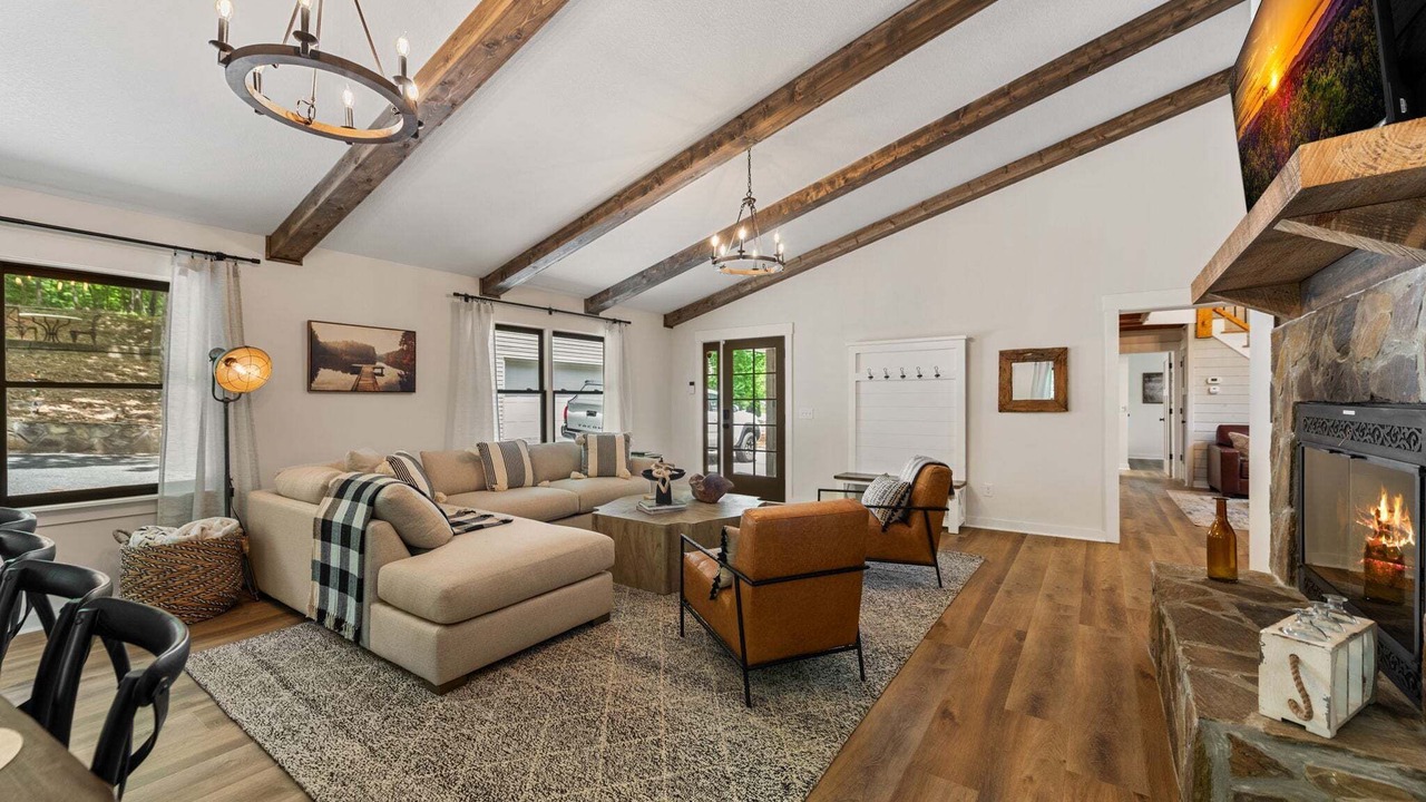 Photo of Livingroom in Blairsville