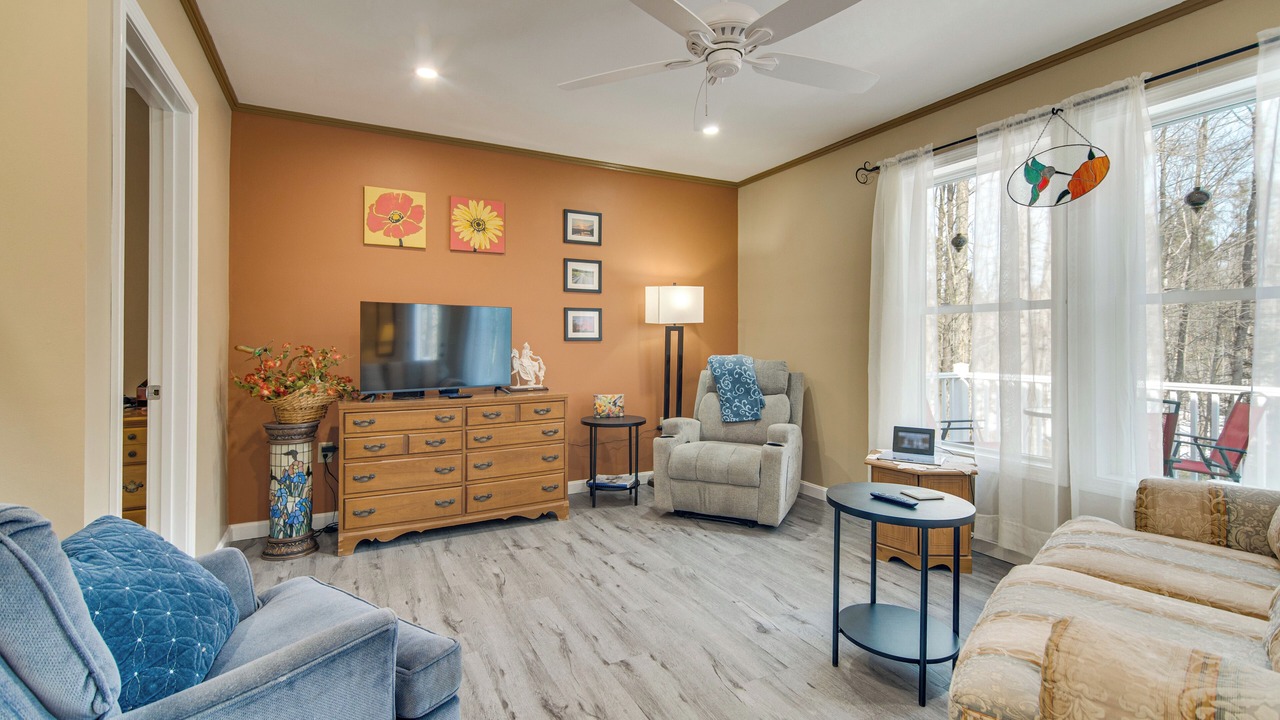 Photo of Livingroom in Canton