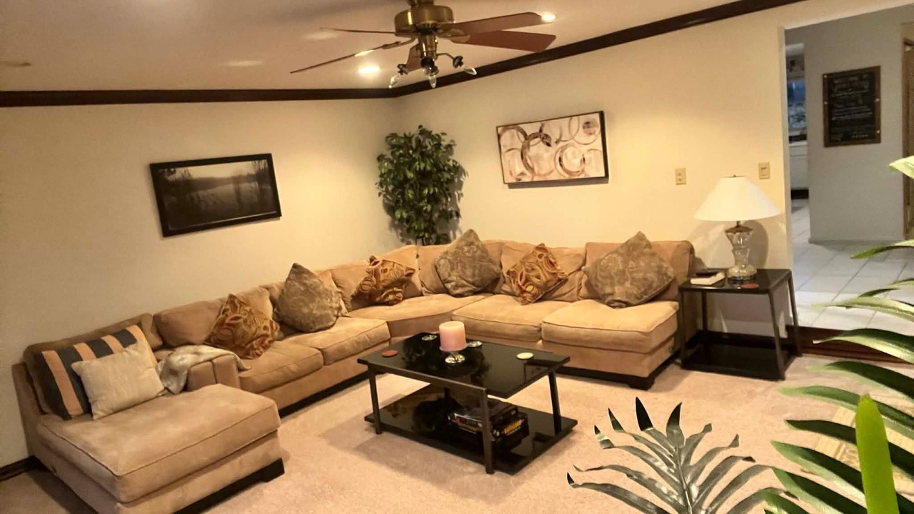 Photo of Livingroom in Conneaut