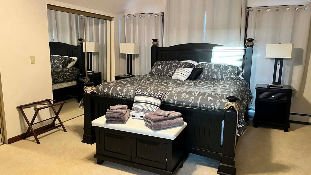 Photo of Bedroom in Conneaut
