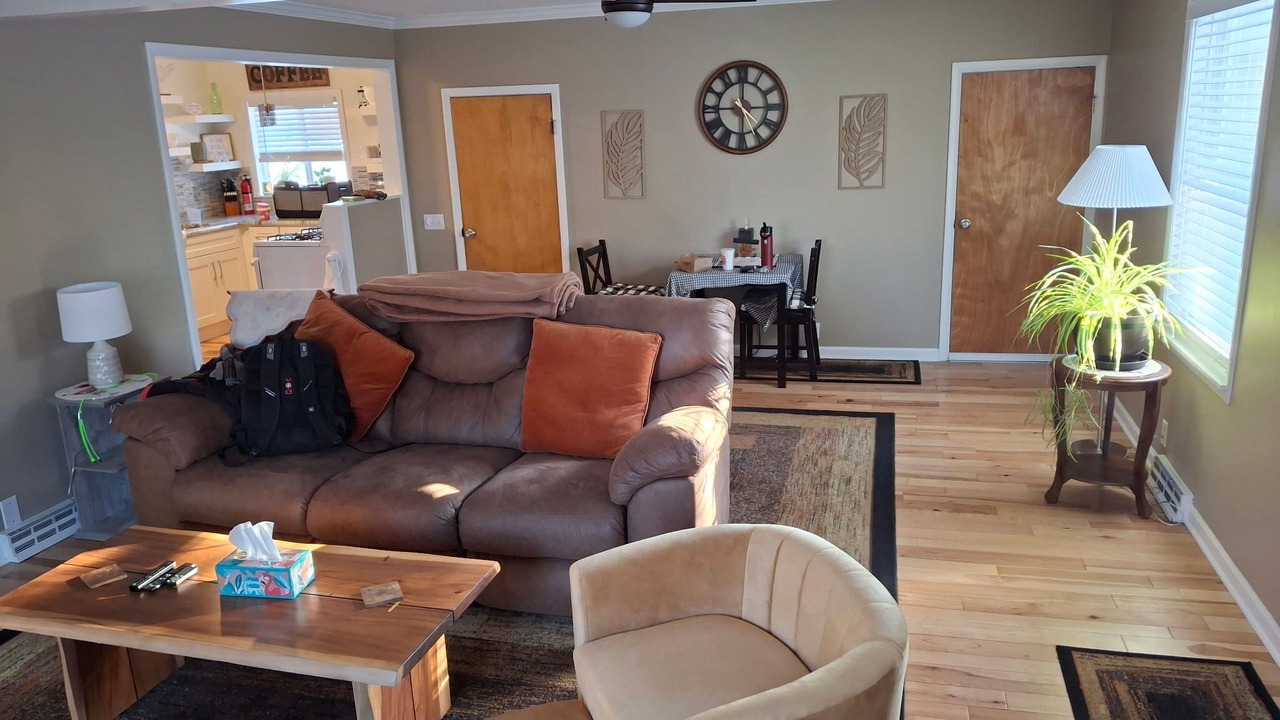 Photo of Livingroom in Edgewood