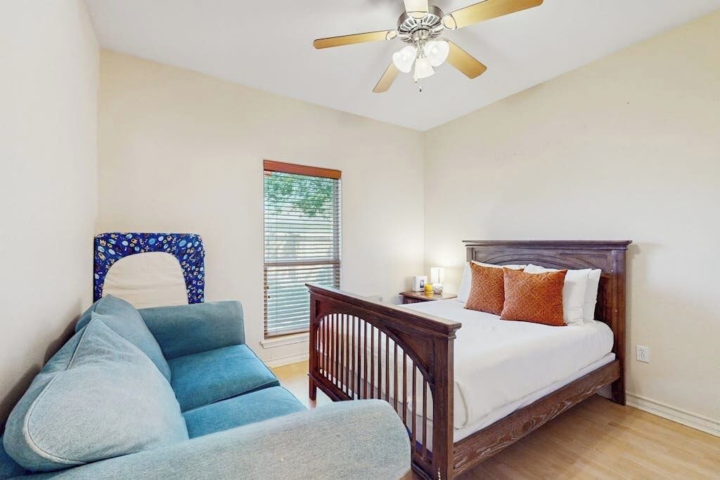 Photo of Bedroom in South Side