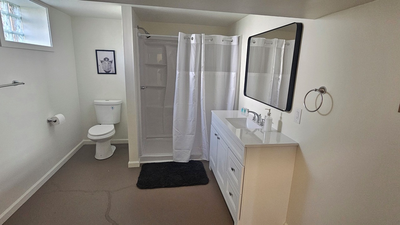 Photo of Bathroom in Warren