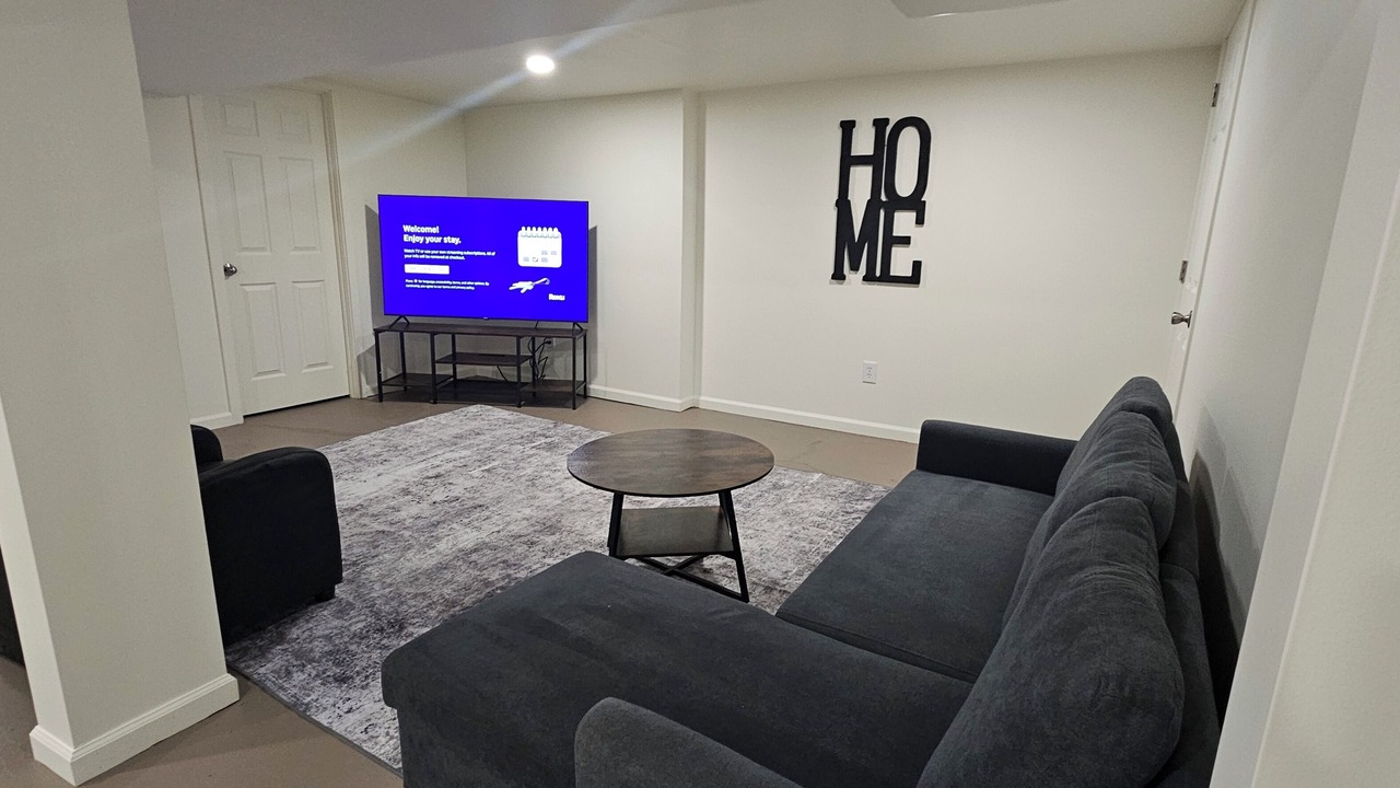 Photo of Livingroom in Warren