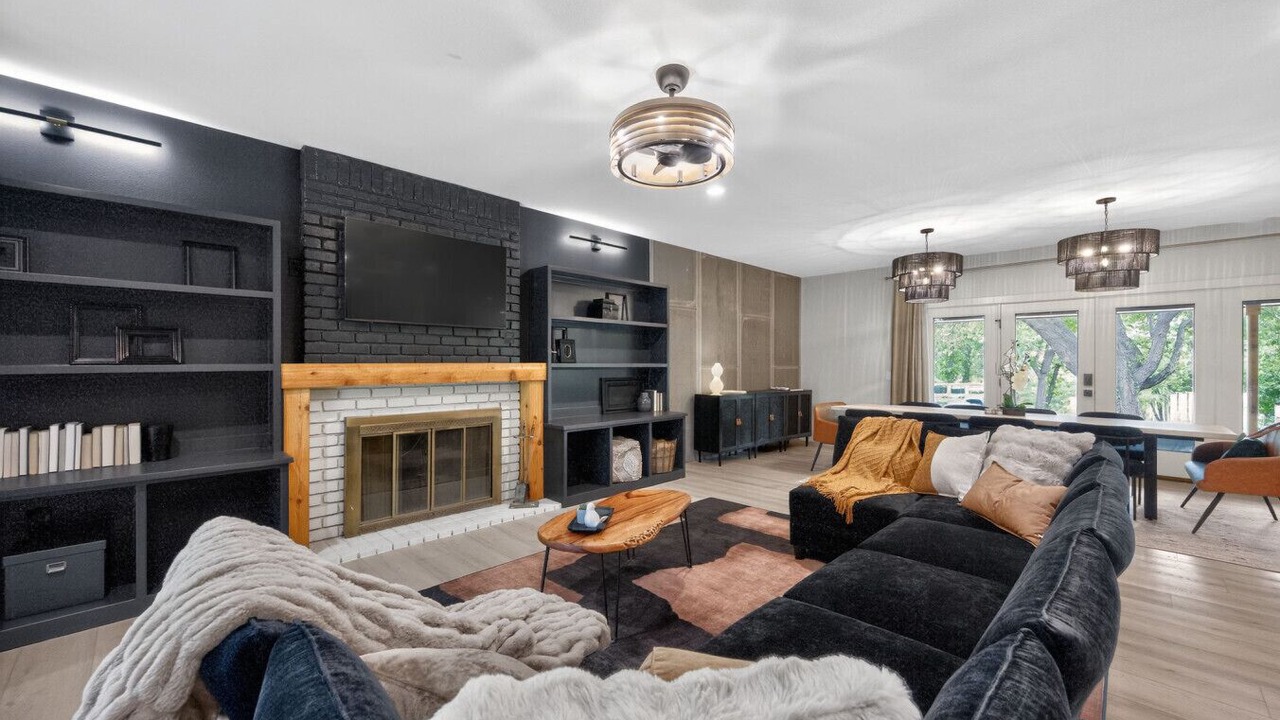 Photo of Livingroom in Hickory Creek