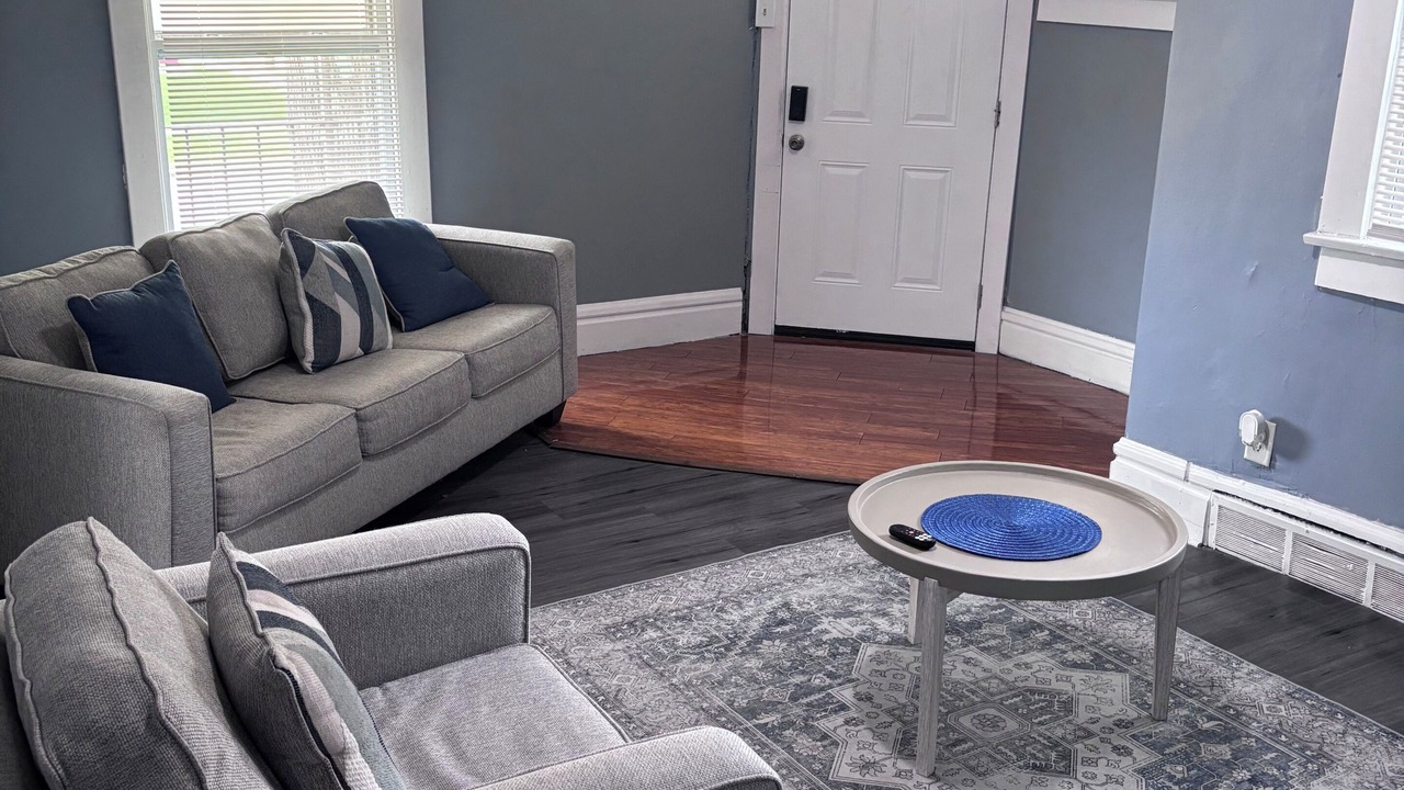 Photo of Livingroom in Downtown Akron