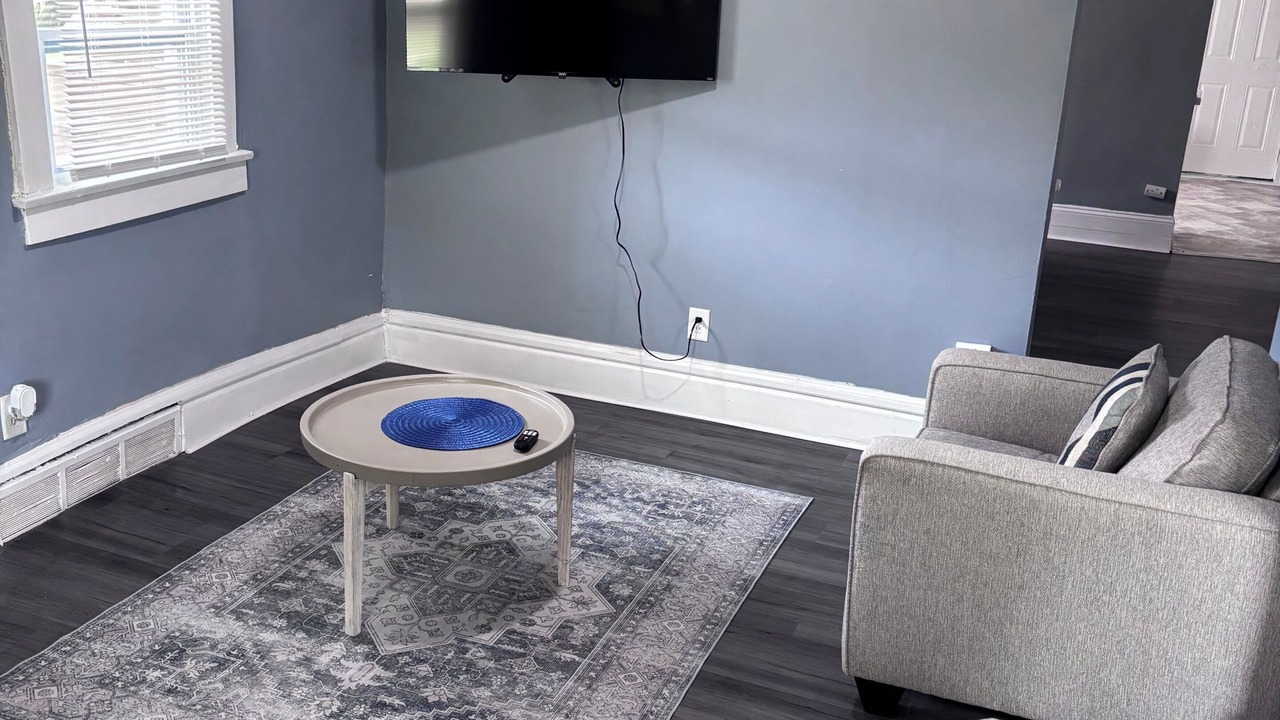 Photo of Livingroom in Downtown Akron