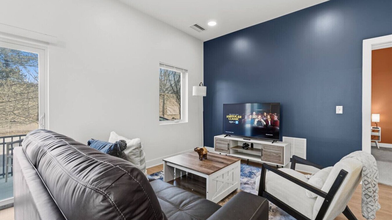 Photo of Livingroom in Little Italy