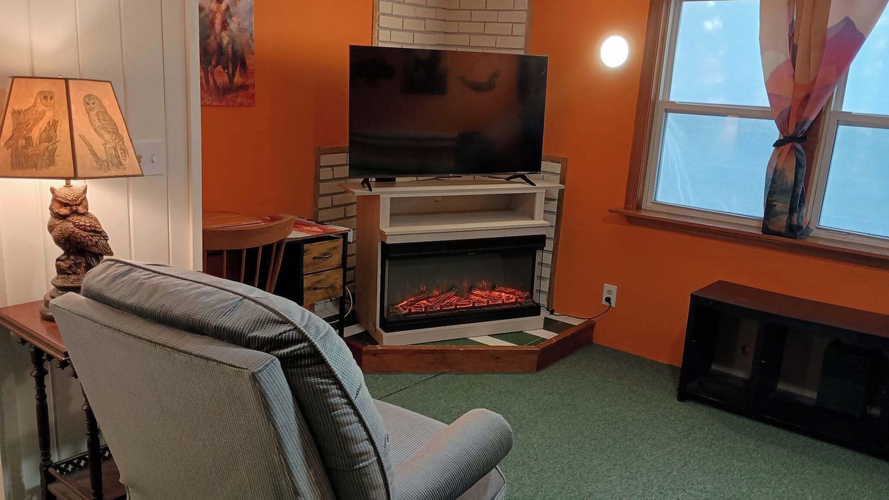 Photo of Livingroom in West Tremont
