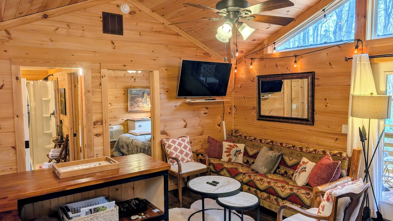 Photo of Livingroom in Clarkesville