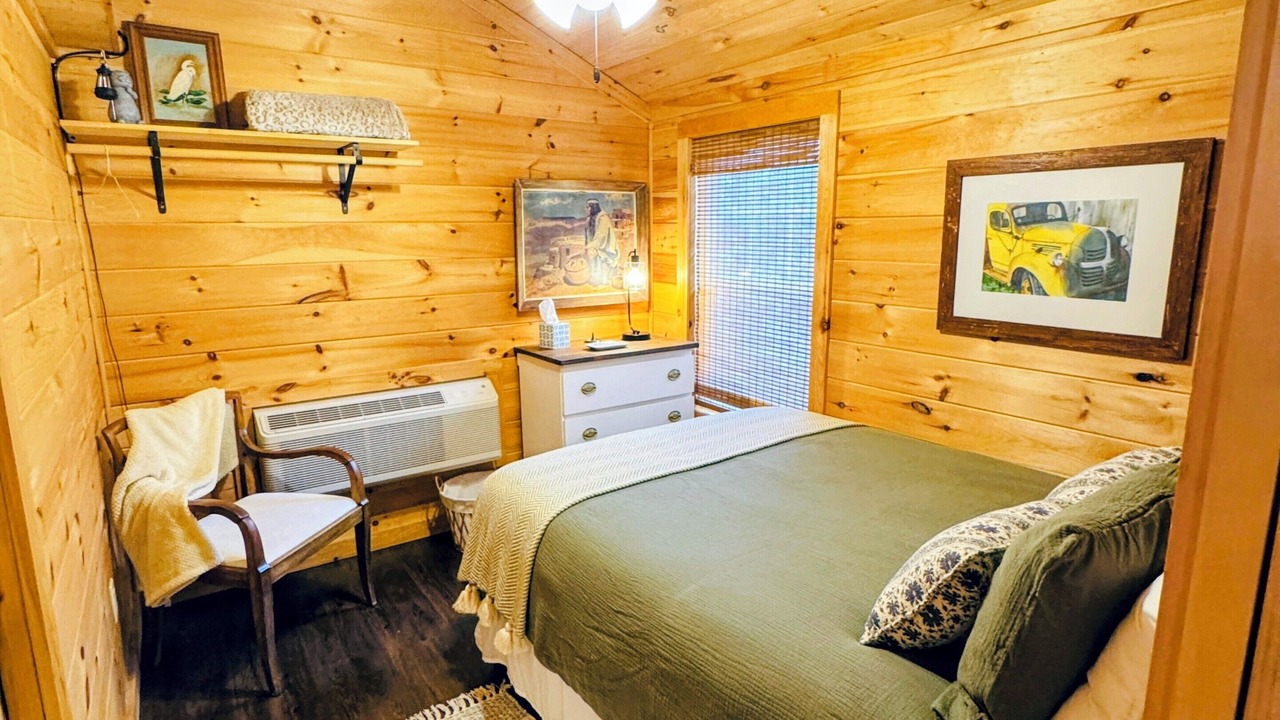 Photo of Bedroom in Clarkesville