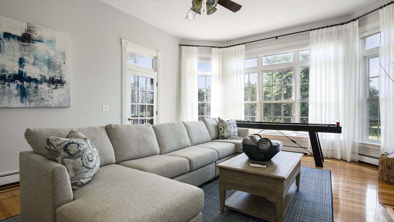 Photo of Livingroom in Narragansett