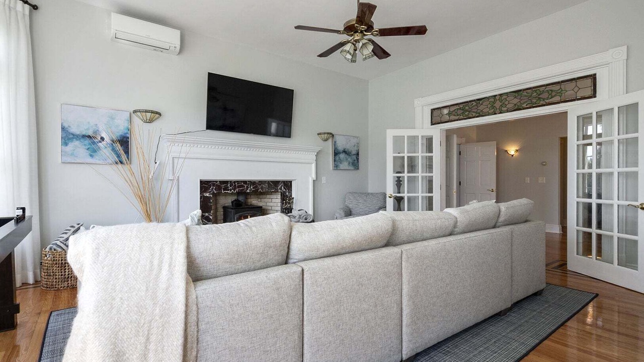 Photo of Livingroom in Narragansett