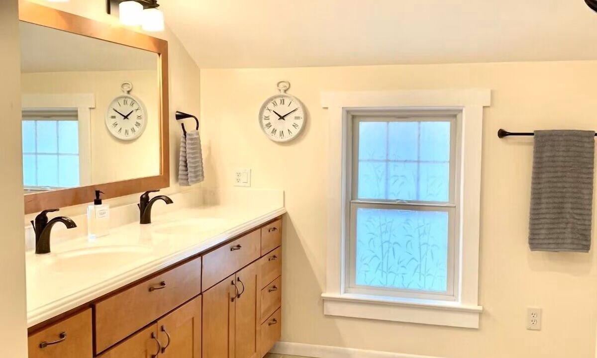 Photo of Bathroom in Mentor-on-the-Lake
