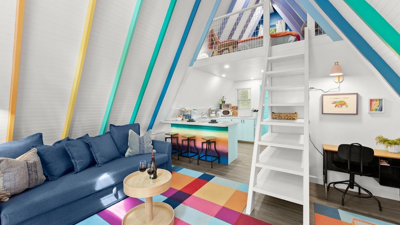 Photo of Livingroom in Cleveland