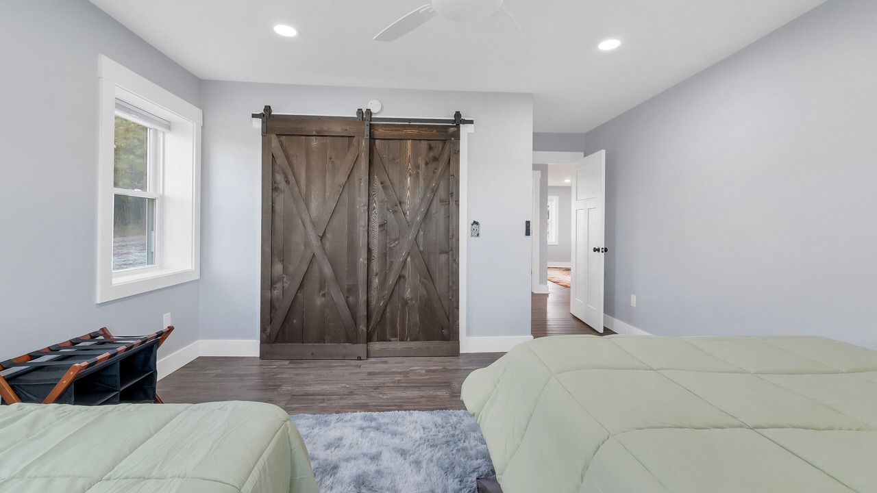 Photo of Bedroom in Benton
