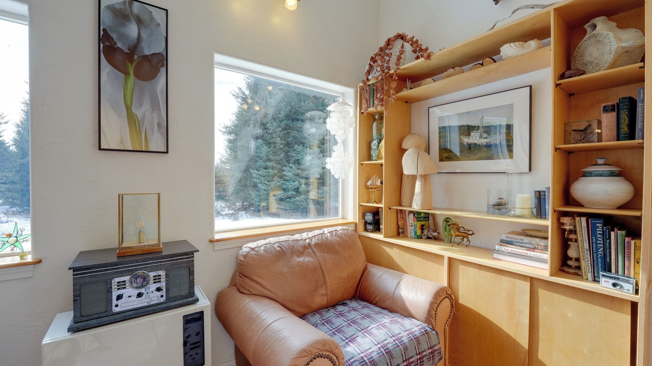 Photo of Livingroom in Diamond Ridge