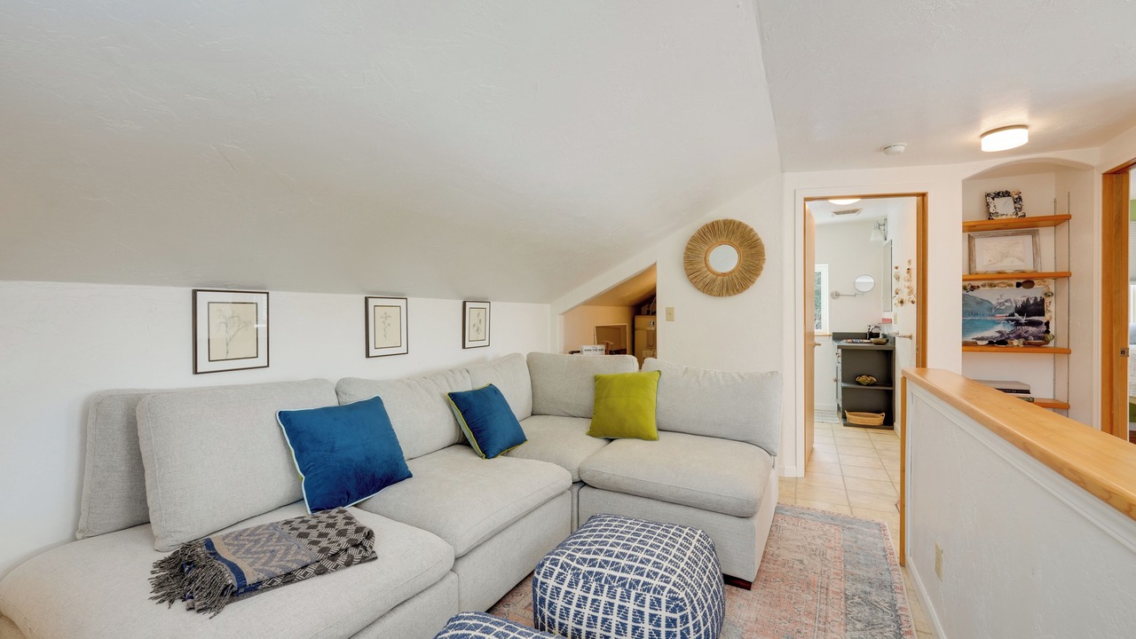 Photo of Livingroom in Diamond Ridge