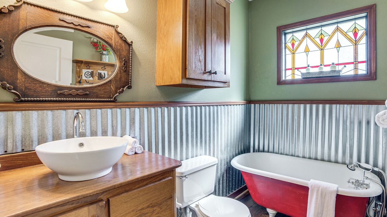Photo of Bathroom in Emory