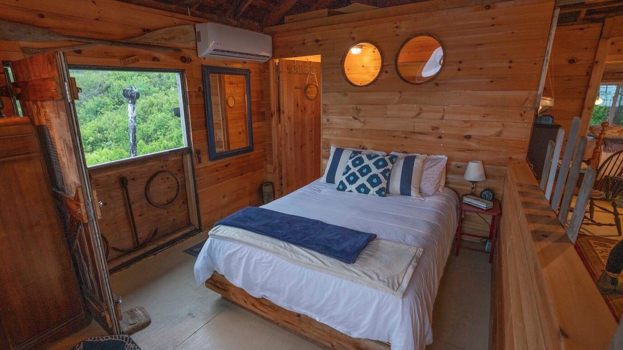 Photo of Bedroom in Brooksville