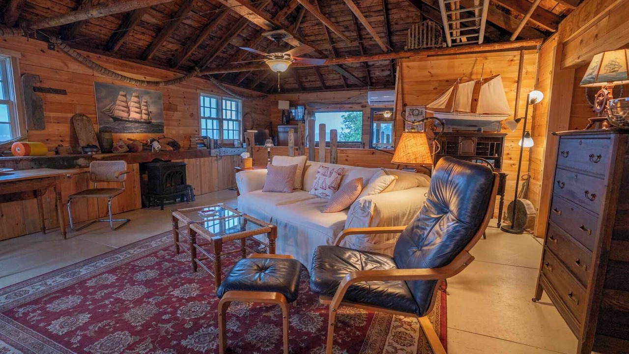 Photo of Livingroom in Brooksville
