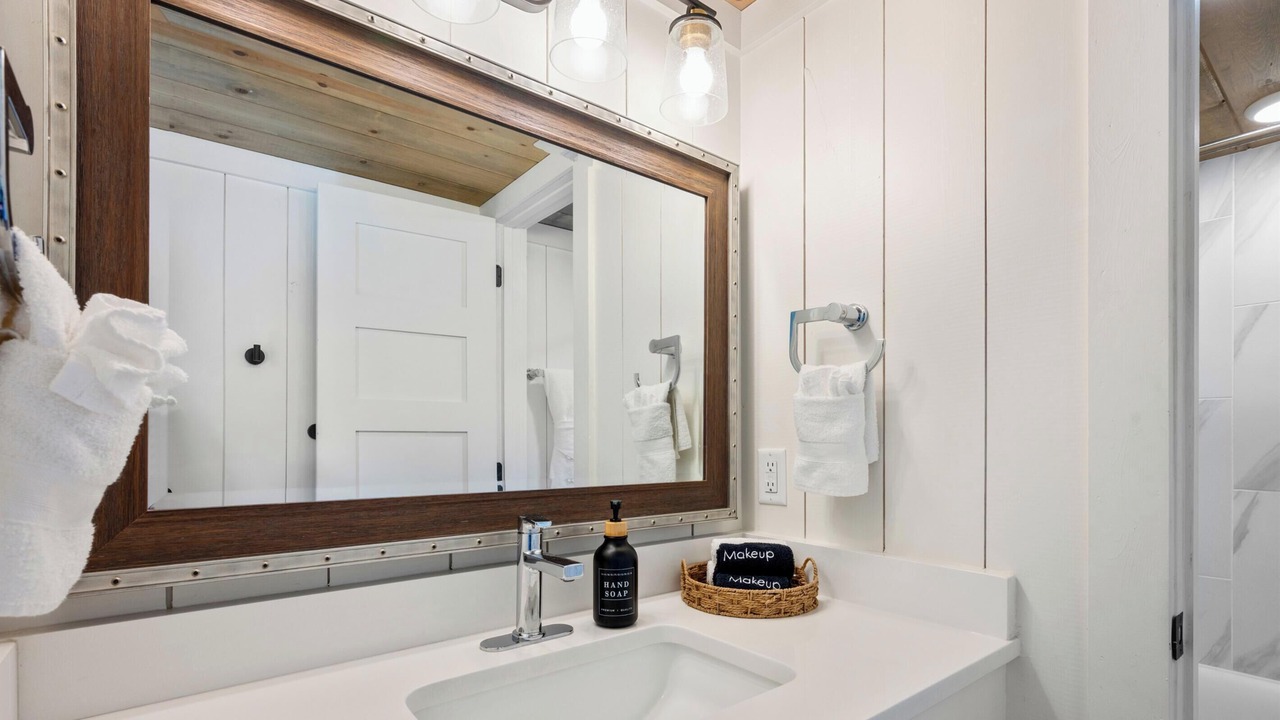 Photo of Bathroom in Broken Bow