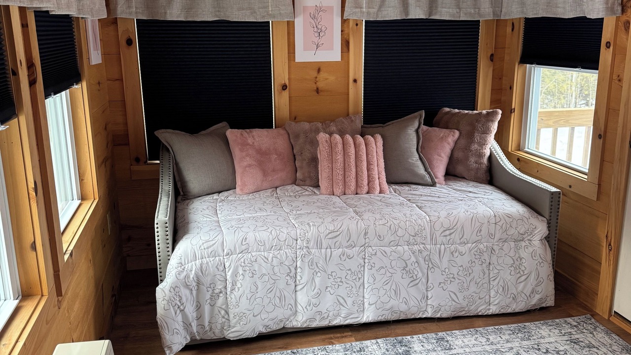 Photo of Bedroom in Colebrook