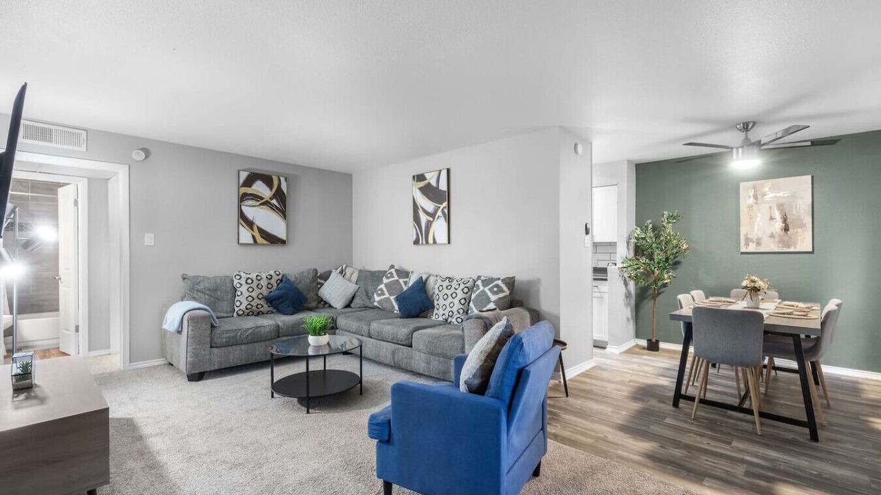 Photo of Livingroom in Central Arlington