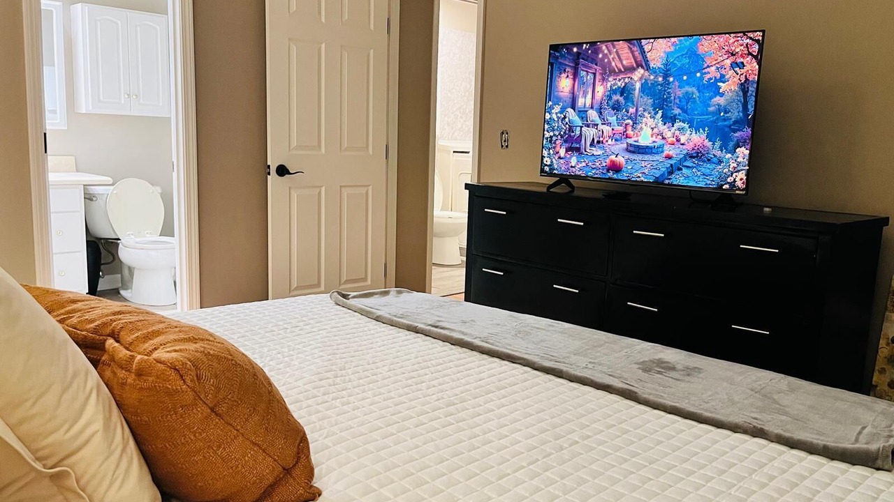 Photo of Bedroom in Grove City