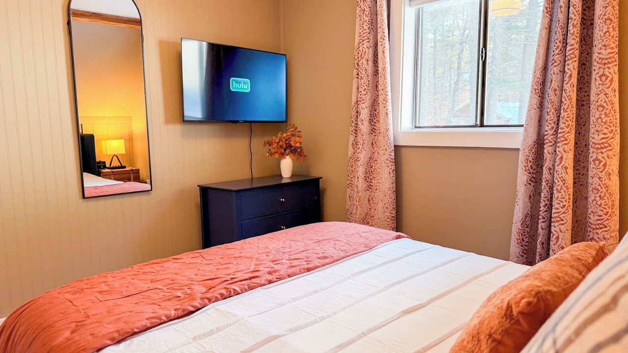 Photo of Bedroom in Center Conway