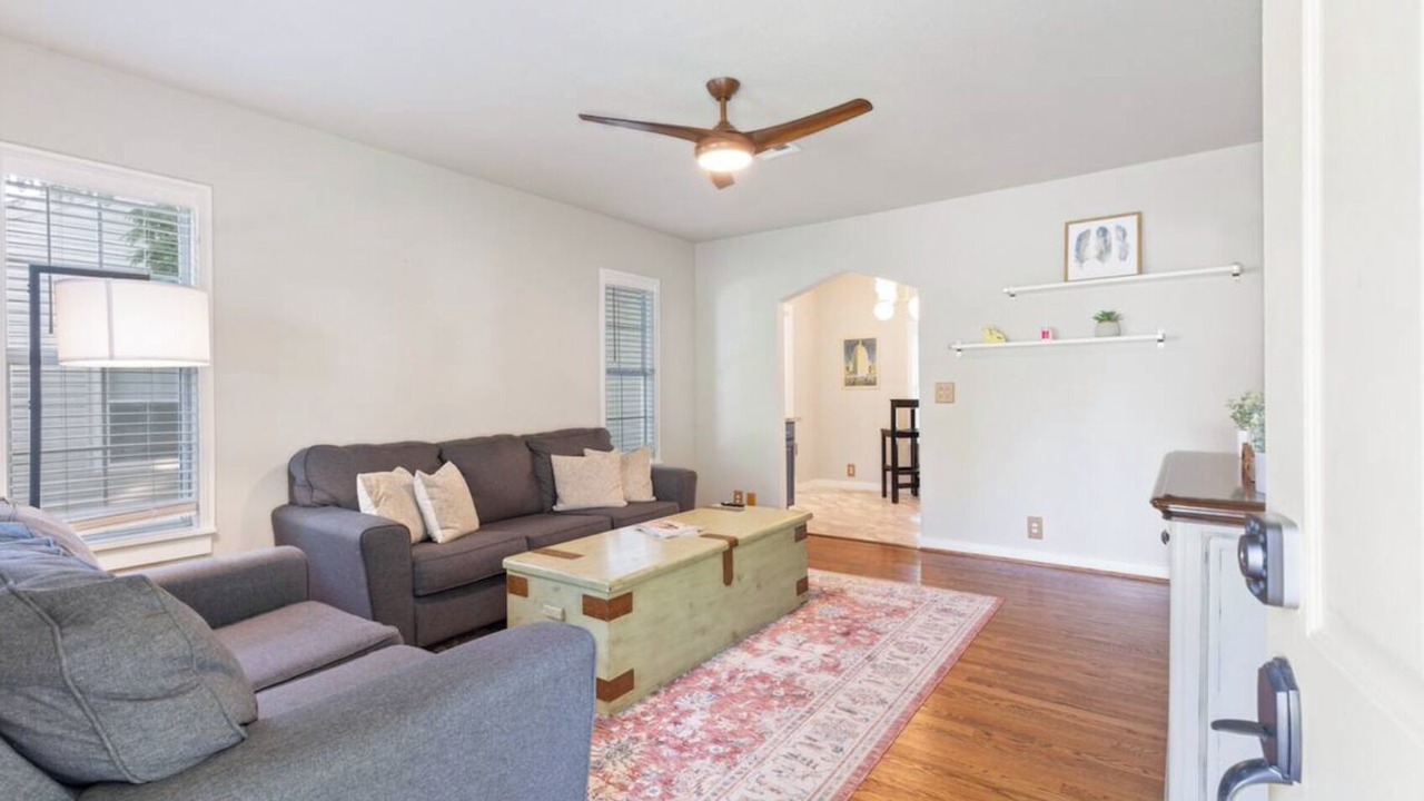 Photo of Livingroom in Turner Park