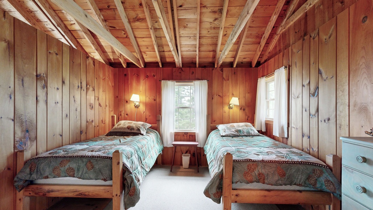 Photo of Bedroom in Northport