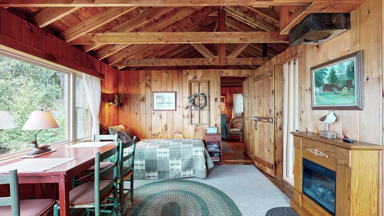Photo of Bedroom in Northport