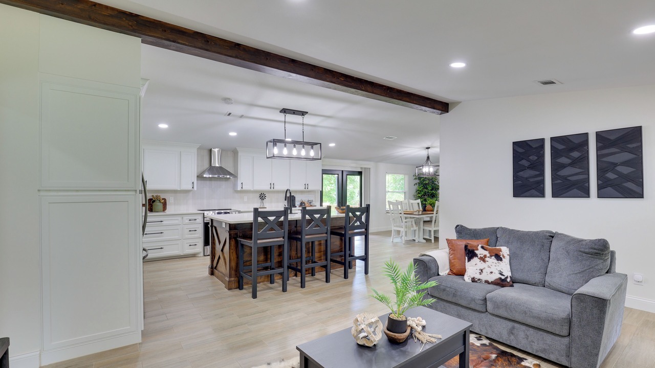 Photo of Livingroom in Tyler