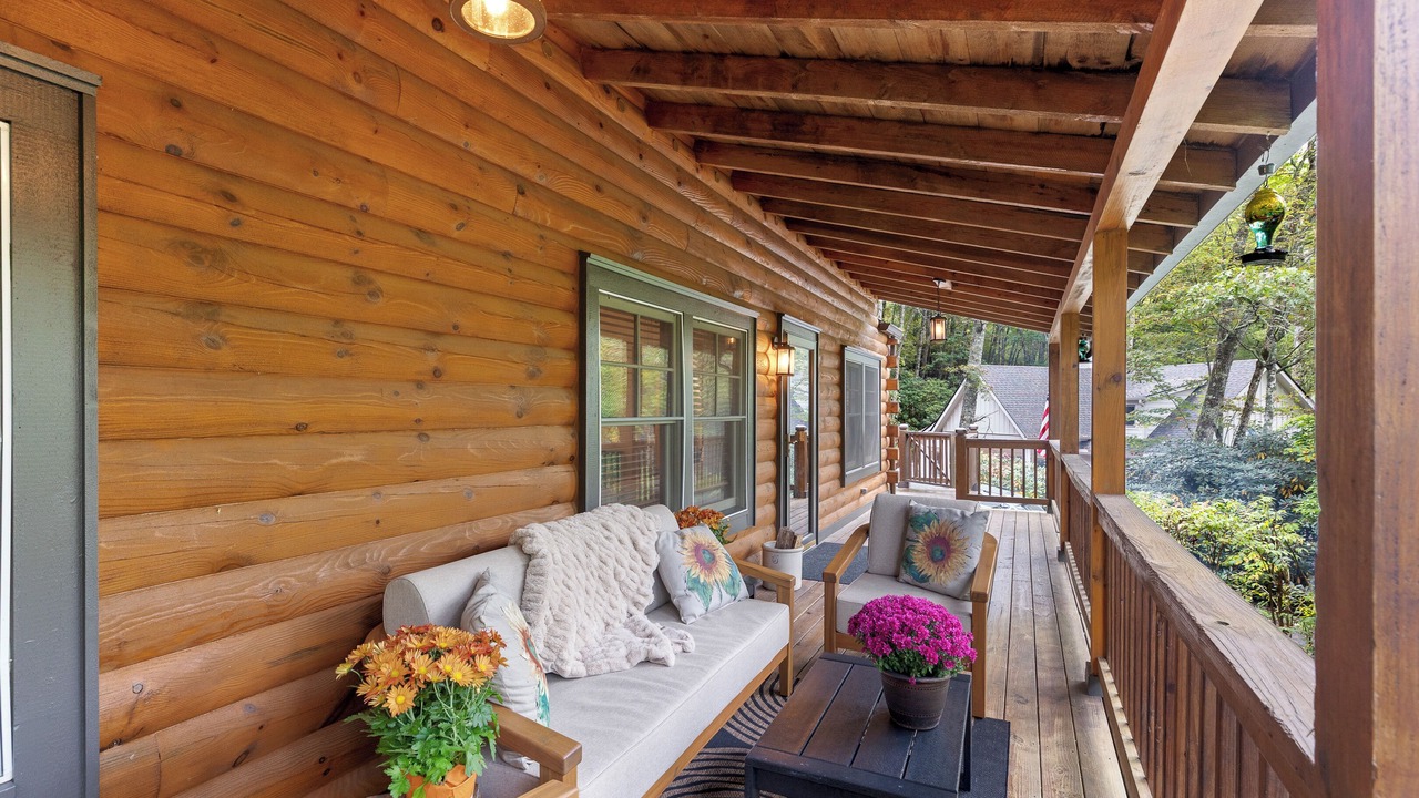 Photo of Patio Balcony in Cashiers