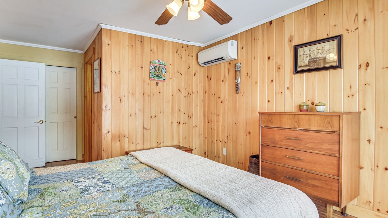 Photo of Bedroom in Dryden