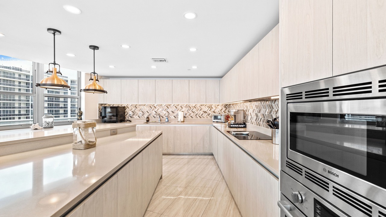 Photo of Kitchen in Hollywood South Central Beach