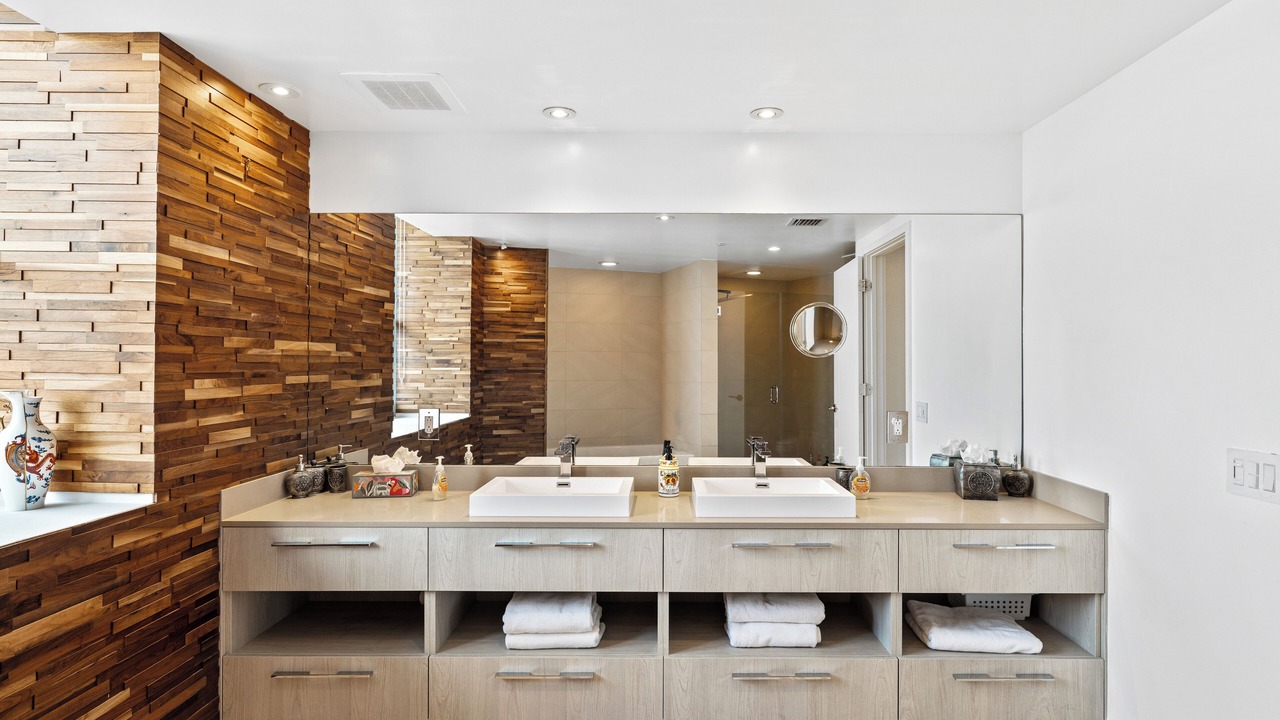 Photo of Bathroom in Hollywood South Central Beach