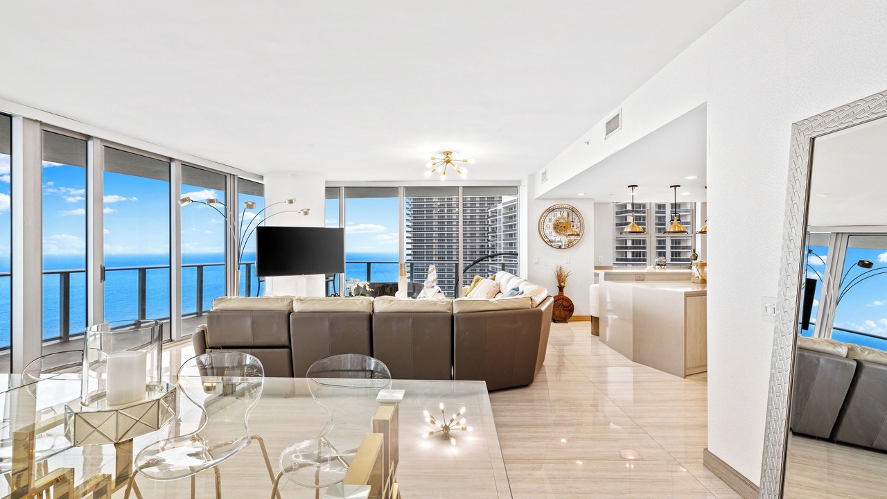 Photo of Livingroom in Hollywood South Central Beach