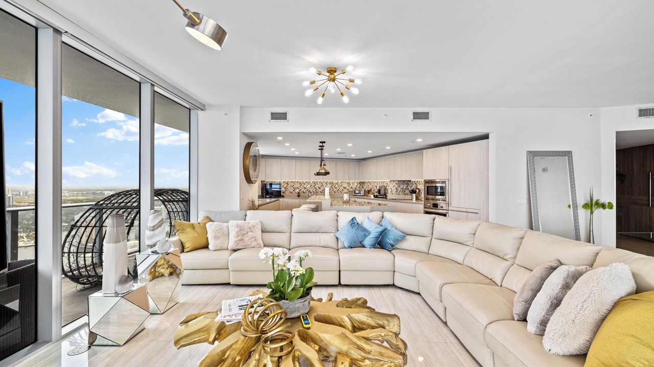 Photo of Livingroom in Hollywood South Central Beach