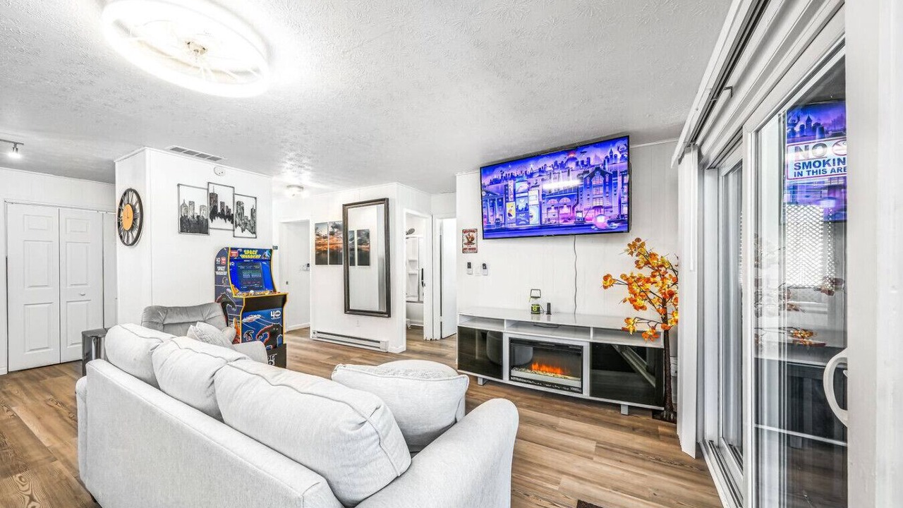 Photo of Livingroom in Streetsboro